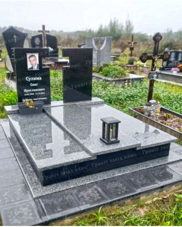 Подвійний памятник - ДП117