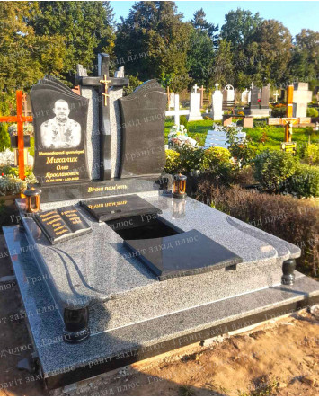 Подвійний памятник - ДП118