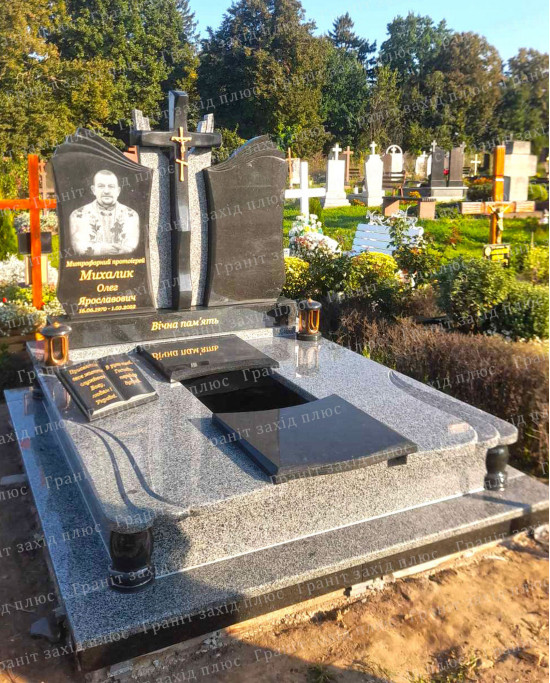 Подвійний памятник - ДП118