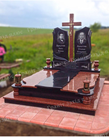 Подвійний памятник - ДП17