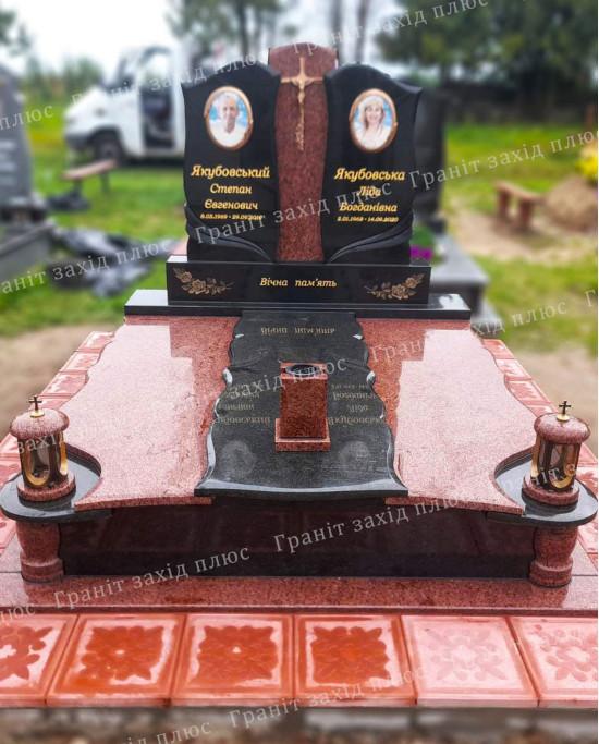 Подвійний памятник - ДП56