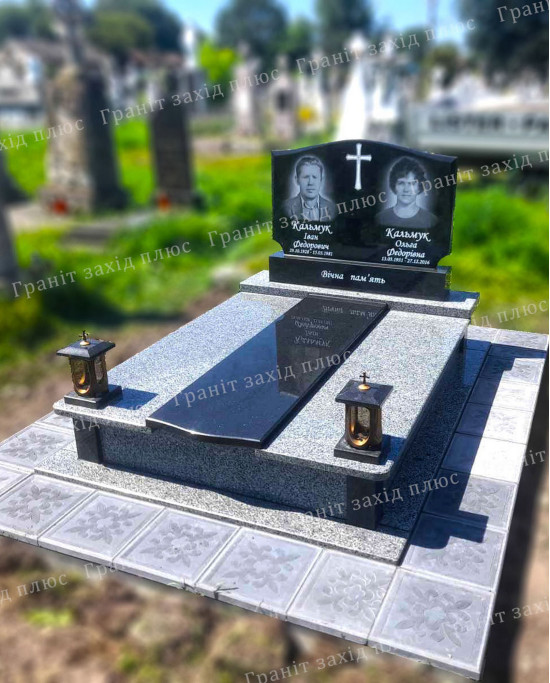 Подвійний памятник - ДП77