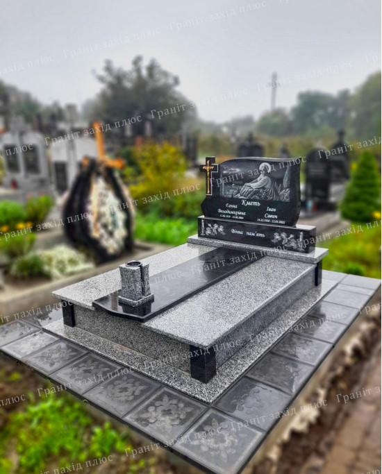 Подвійний памятник - ДП83