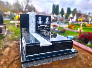 Виготовлення європейських подвійних надмогильних памятників з граніту. Львів.