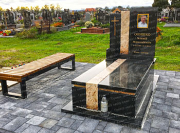 Виготовлення одинарних надгробних памятників. Львів.